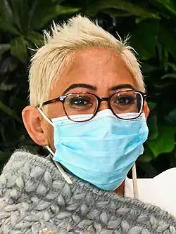 Kemp wearing a Covid-19 mask