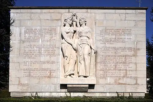 Talsperre Genissiat Monument