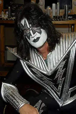 Tommy Thayer 2012.jpg