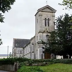 The church in Vaux-sur-Seulles