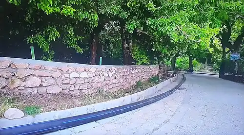 Entrance road to Vafs