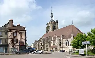 The church and surroundings in Villenauxe-la-Grande