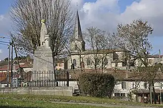 Church and memorial in Vilosnes-Haraumont