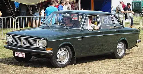 1968 (pre-facelift) Volvo 144 4-door sedan