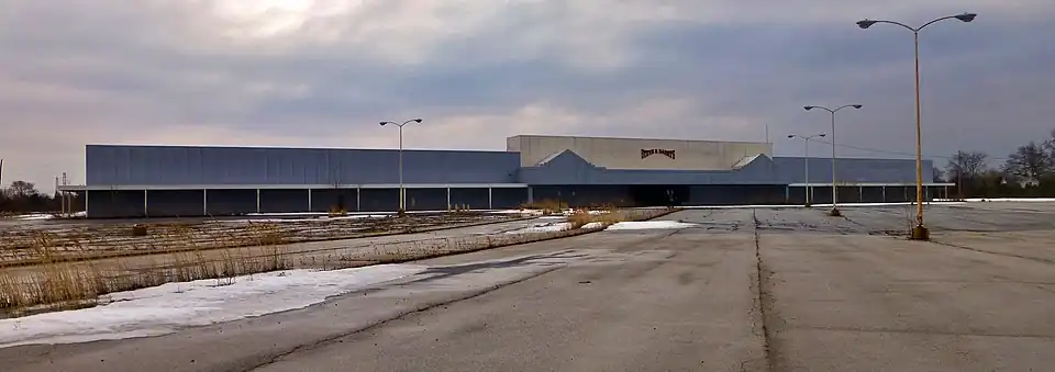 Abandoned Steve & Barry's in March 2014