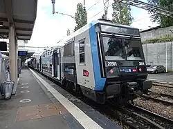 Z 20900 at Versailles Chantiers (RER C)