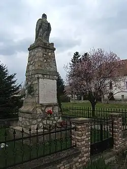 War heroes' monument